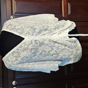 Daytrip Floral Jaquard Streachy Summer Beachy Lace Top SzL Dolman Sleeve